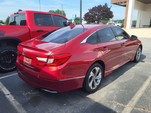 Used 2018 Honda Accord EX image 4