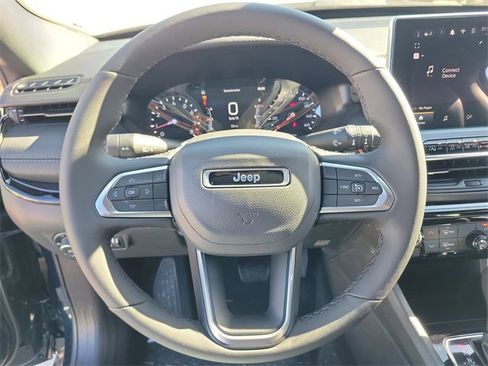 New 2026 Jeep Compass Latitude image 20