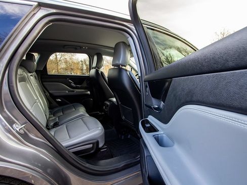 Used 2021 Lincoln Corsair Reserve AWD/4WD image 23
