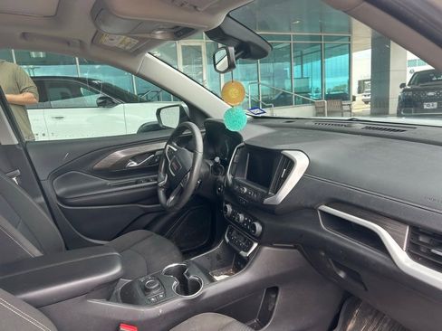 Used 2022 GMC Terrain SLE w/ Driver Convenience Package image 13