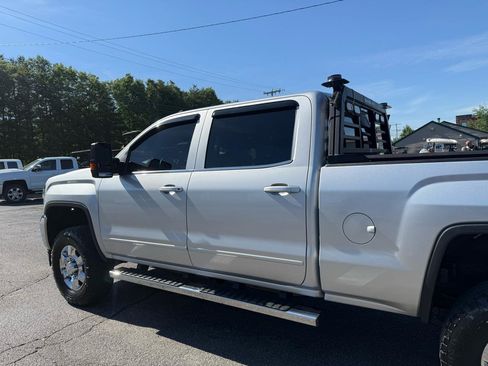 Used 2015 GMC Sierra 3500 SLE w/ SLE Preferred Package AWD/4WD image 7