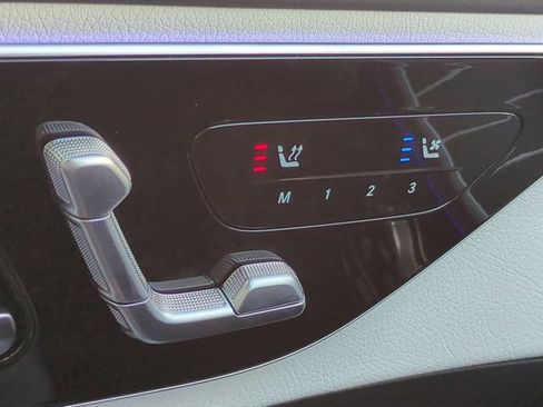 Used 2025 Mercedes-Benz C 300 Sedan image 23