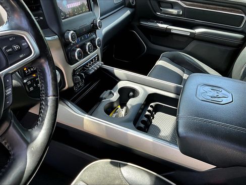 Used 2020 RAM 1500 Laramie AWD/4WD image 19
