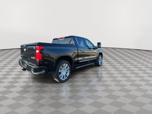 Used 2024 Chevrolet Silverado 1500 High Country w/ High Country Premium Package image 9