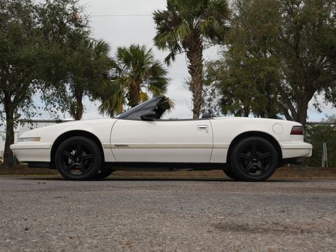 Used 1990 Buick Reatta Convertible image 55