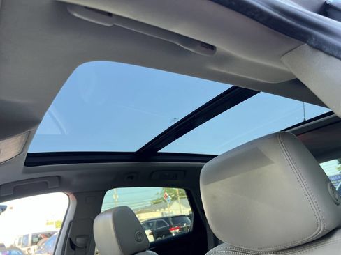 Used 2012 Cadillac SRX Luxury image 33