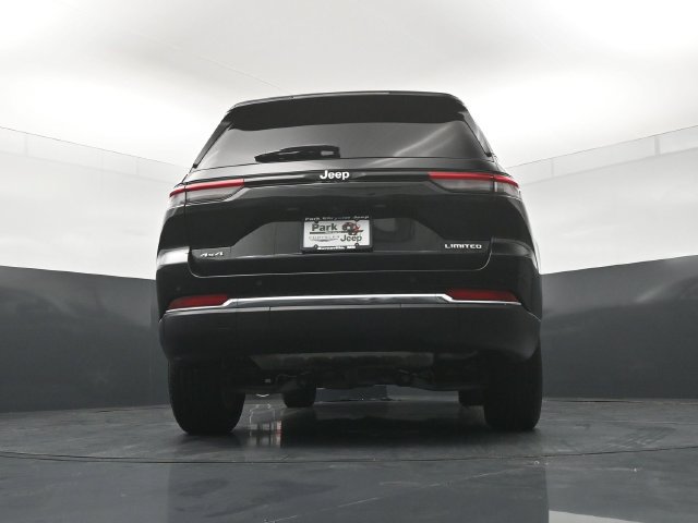Used 2024 Jeep Grand Cherokee Limited w/ Trailer Tow Package AWD/4WD image 23