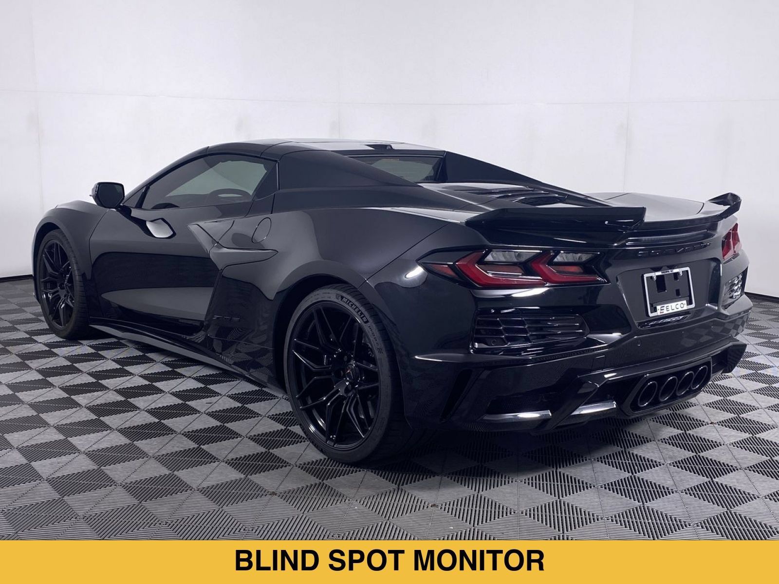 Used 2025 Chevrolet Corvette Z06 RWD image 17