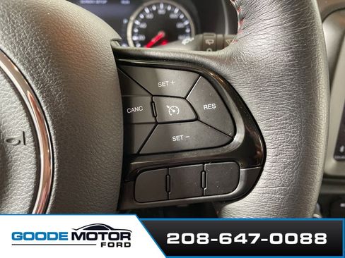 Used 2022 Jeep Renegade Trailhawk image 14