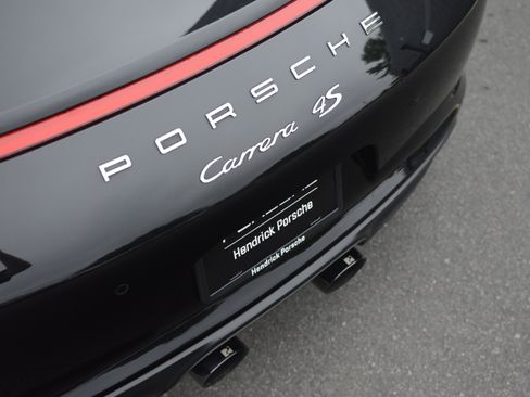 Certified 2018 Porsche 911 Carrera 4S AWD/4WD image 30