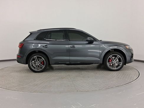 Used 2025 Audi Q5 e Premium Plus image 8