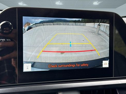 Certified 2025 Lexus UX 300h FWD image 23