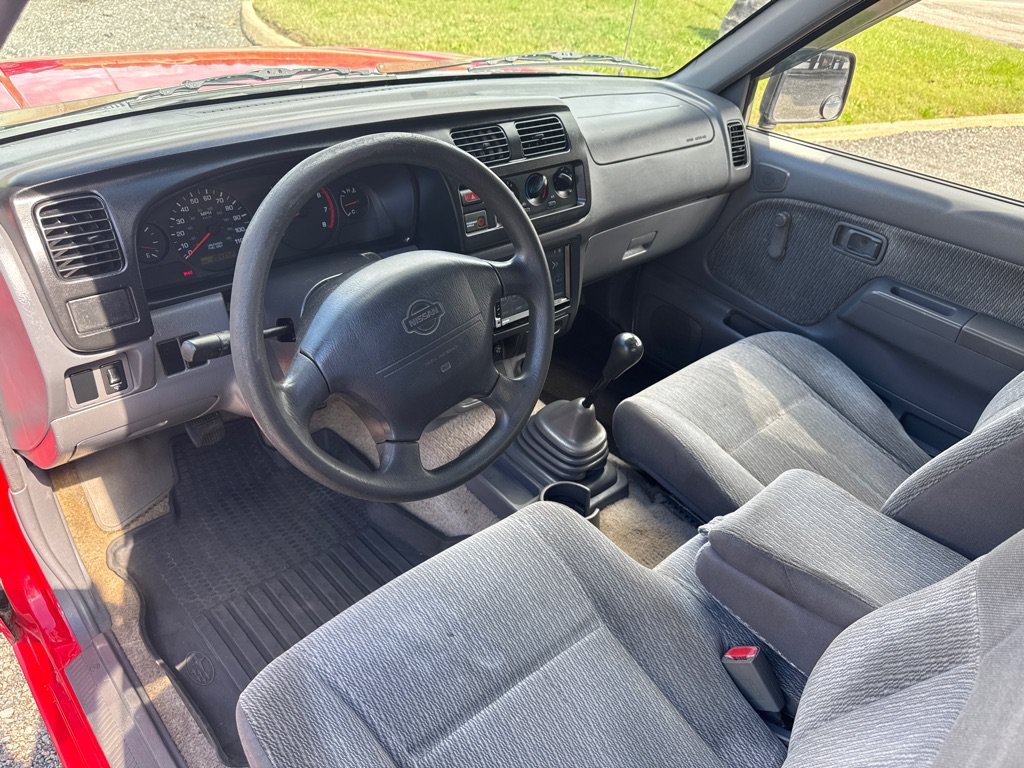 Used 2000 Nissan Frontier XE RWD image 24