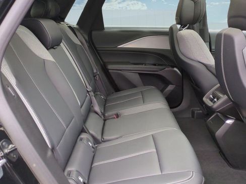 Certified 2024 Cadillac Lyriq Tech RWD image 17