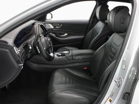 Used 2019 Mercedes-Benz S 560 Sedan image 33