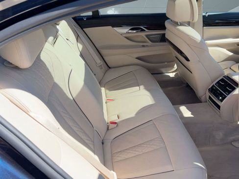 Used 2016 BMW 750i image 29
