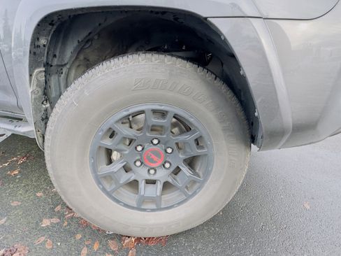 Used 2023 Toyota 4Runner SR5 Premium image 4