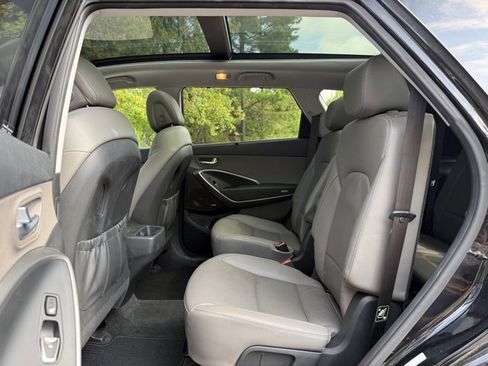 Used 2018 Hyundai Santa Fe Limited image 25