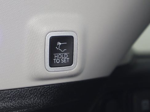 Used 2023 Jeep Grand Cherokee Limited w/ Luxury Tech Group II image 48