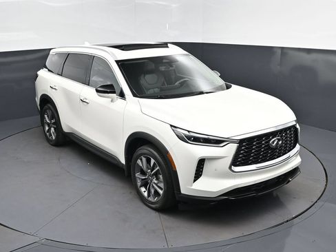 Used 2023 INFINITI QX60 Luxe w/ Performance Audio Package FWD image 1