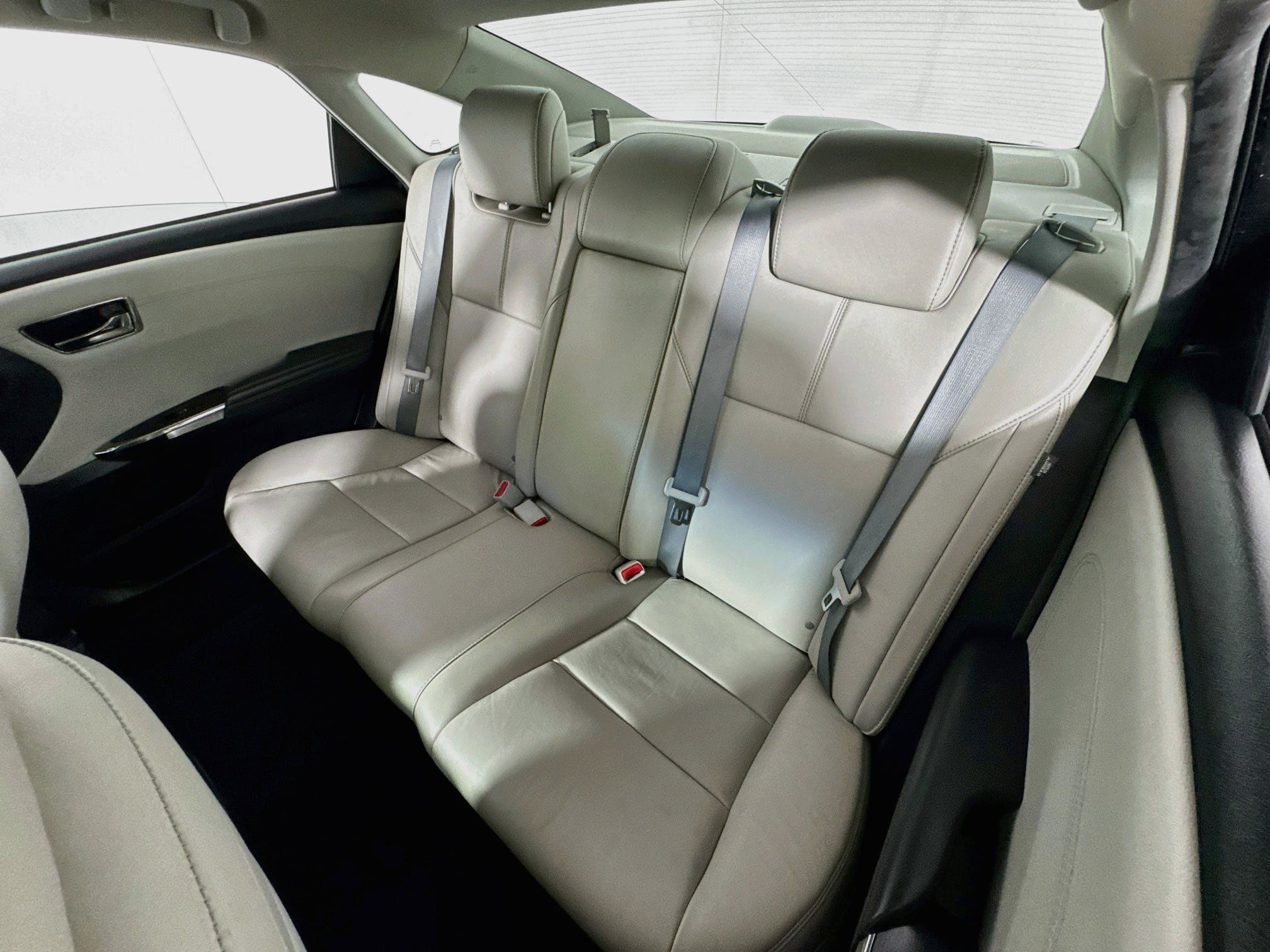 Used 2016 Toyota Avalon XLE Plus FWD image 21