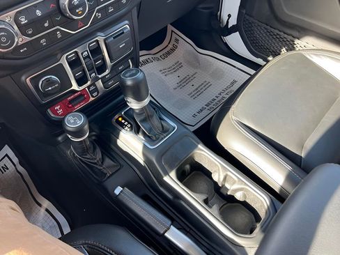 Used 2022 Jeep Wrangler Unlimited Rubicon w/ Dual Top Group image 30