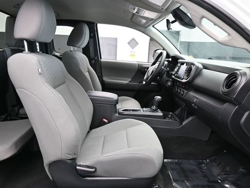 Used 2022 Toyota Tacoma SR image 38