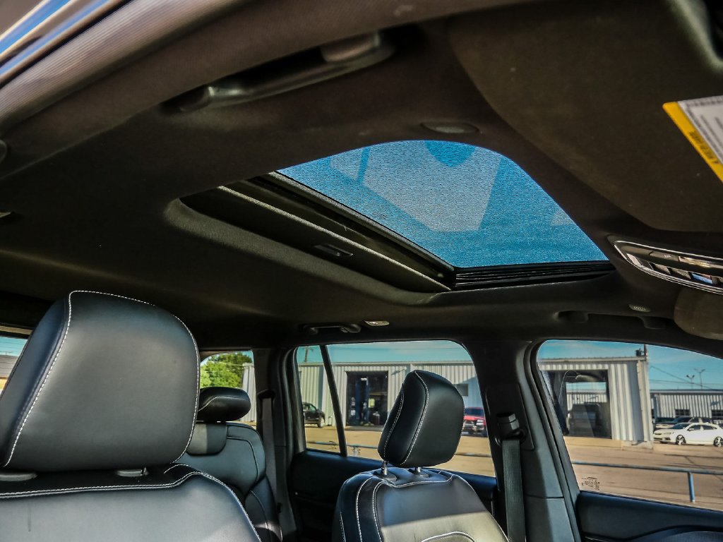 Used 2024 Jeep Grand Cherokee Altitude RWD image 17