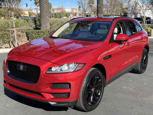 Used 2019 Jaguar F-PACE Prestige image 17