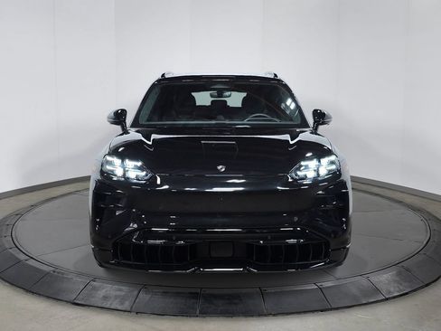 New 2026 Porsche Cayenne Turbo AWD/4WD image 10