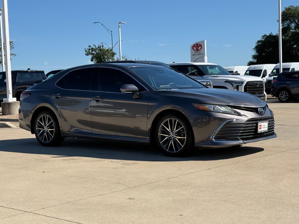 Certified 2021 Toyota Camry XLE FWD image 6