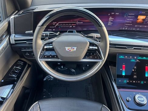 Certified 2025 Cadillac Escalade Sport w/ LPO, ONYX Package AWD/4WD image 15