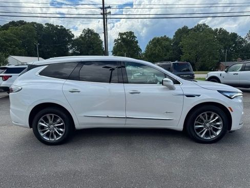 Used 2023 Buick Enclave Avenir w/ Avenir Technology Package FWD image 11