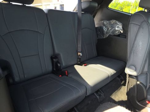 Used 2023 Buick Enclave Essence AWD/4WD image 14