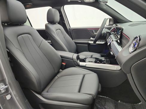 Used 2023 Mercedes-Benz GLB 250 image 19