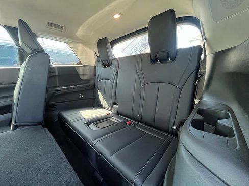 Used 2023 INFINITI QX60 Luxe w/ Cargo Package FWD image 9