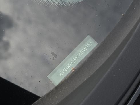 Used 2020 Mercedes-Benz GLB 250 image 2