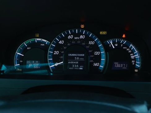 Used 2014 Toyota Camry XLE w/ Leather Package image 12