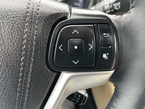 Used 2016 Toyota Highlander Limited image 37