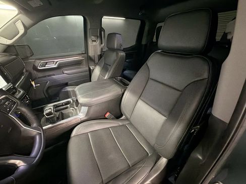 Used 2025 Chevrolet Silverado 1500 LTZ RWD image 19