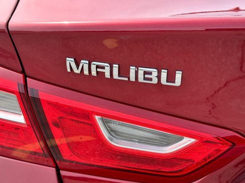 Used 2018 Chevrolet Malibu LT w/ Leather Package image 8