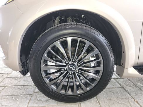 Used 2024 INFINITI QX80 Sensory AWD/4WD image 34