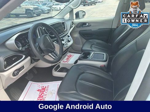 Used 2023 Chrysler Pacifica Touring-L FWD image 26