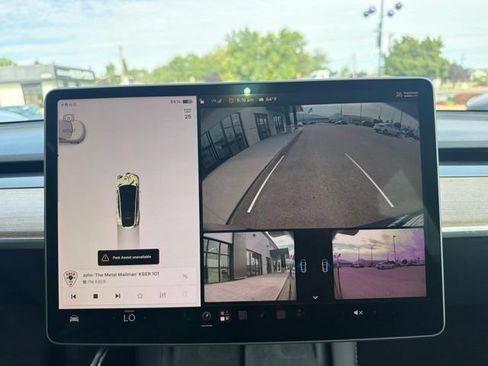 Used 2022 Tesla Model Y Long Range AWD/4WD image 25