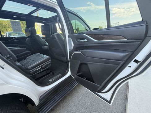 Used 2022 Cadillac Escalade Sport Platinum AWD/4WD image 26