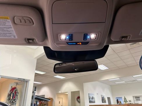 Used 2023 Ford Explorer Limited image 20