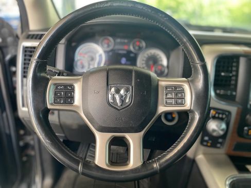 Used 2015 RAM 1500 Laramie w/ Convenience Group AWD/4WD image 17