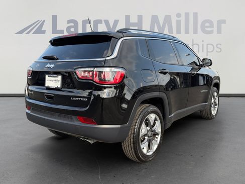 Used 2018 Jeep Compass Limited AWD/4WD image 5