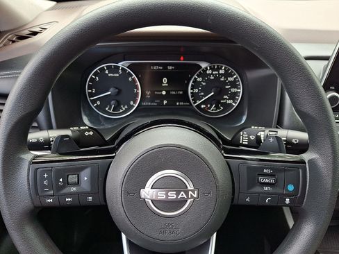 Used 2023 Nissan Rogue SV AWD/4WD image 19