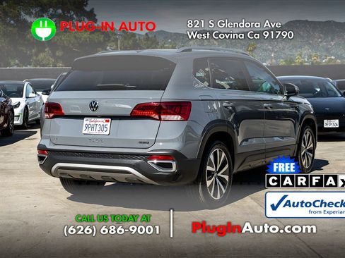 Used 2022 Volkswagen Taos SE w/ Panoramic Sunroof Package image 5
